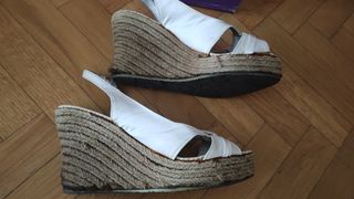Sandalias cuña blancas