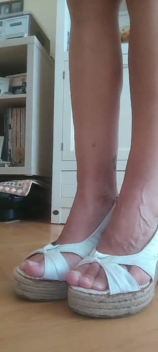 Sandalias cuña blancas