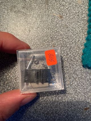 Cápsula de sonido negra