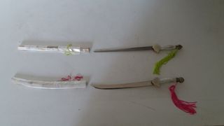 Juego de 2 mini espadas de jade.