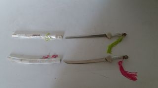 Juego de 2 mini espadas de jade.