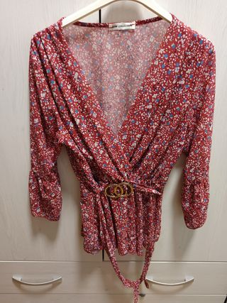 Blusas con sin estampado y tops tirantes