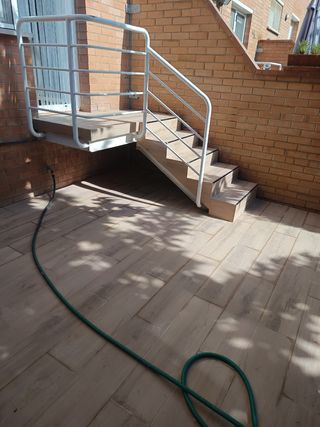 Azulejos escalera exterior 632771722 moja