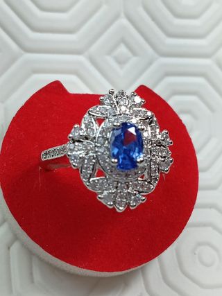 Anello zaffiro blu argento
