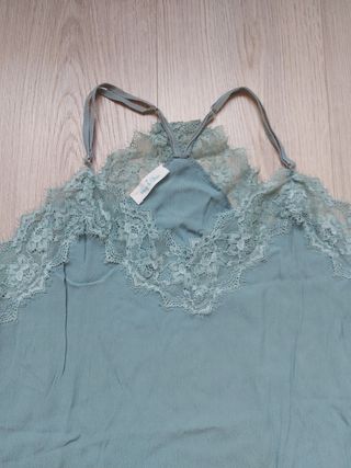 Camiseta encaje verde agua