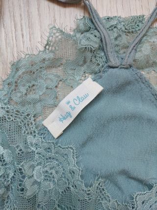 Camiseta encaje verde agua