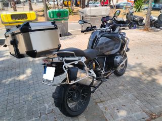 BMW R1200GS ADV negra