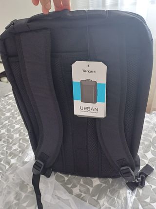 Mochila de ordenador portátil totalmente nueva.