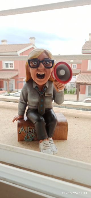 Pintor mercenario de miniaturas.