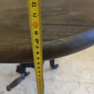Mesa industrial redonda - hierro forjado y madera