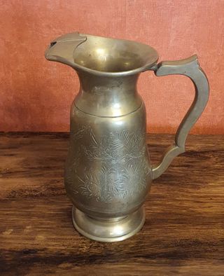 Jarra latón árabe antigua