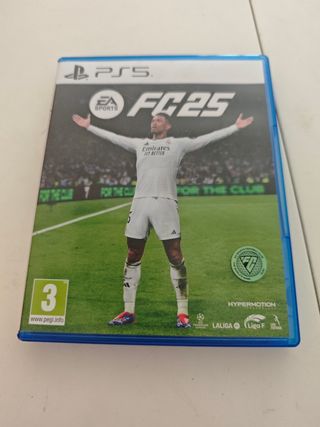 PS5 (PlayStation 5) Blanca + Juegos ( FIFA 25)