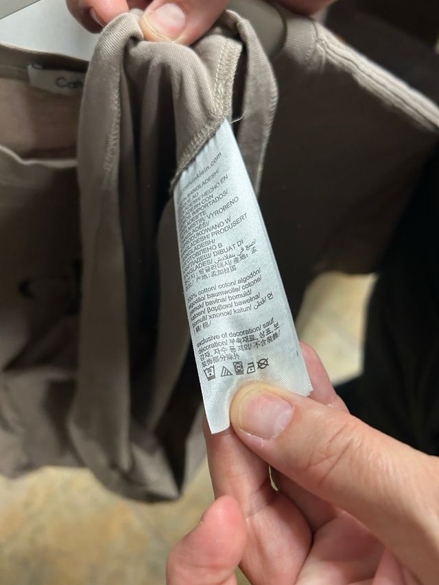 Camiseta Calvin Klein Jeans beige