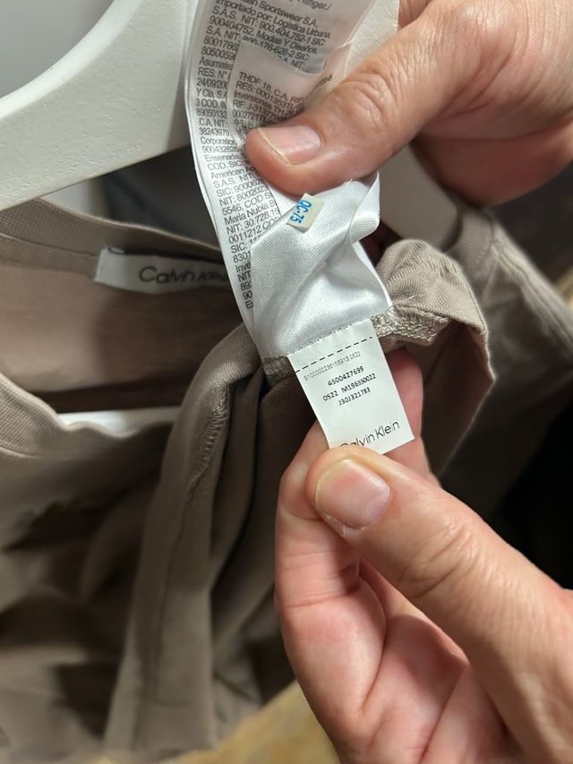 Camiseta Calvin Klein Jeans beige