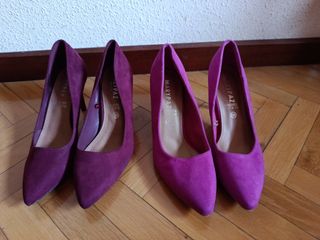 Zapato tacón fucsia y granate,5 euros cada uno.