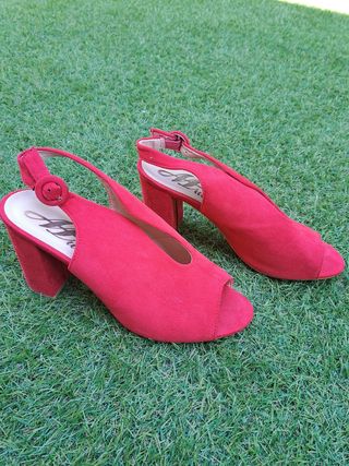 Zapatos rojos tacón