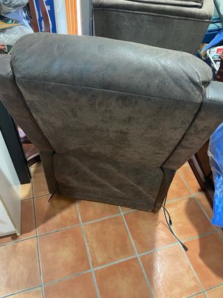 Sillón reclinable eléctrico marrón