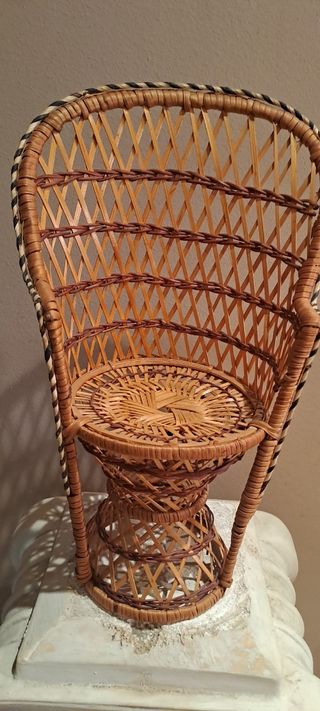 Silla mimbre muñeca vintage