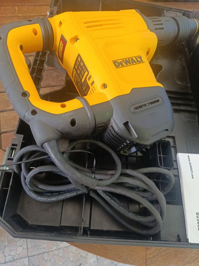 Martillo demoledor DeWalt D25832K