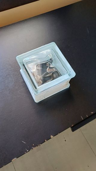 Varios pavés 11,5x11,5x8 cm ondulado. transparente