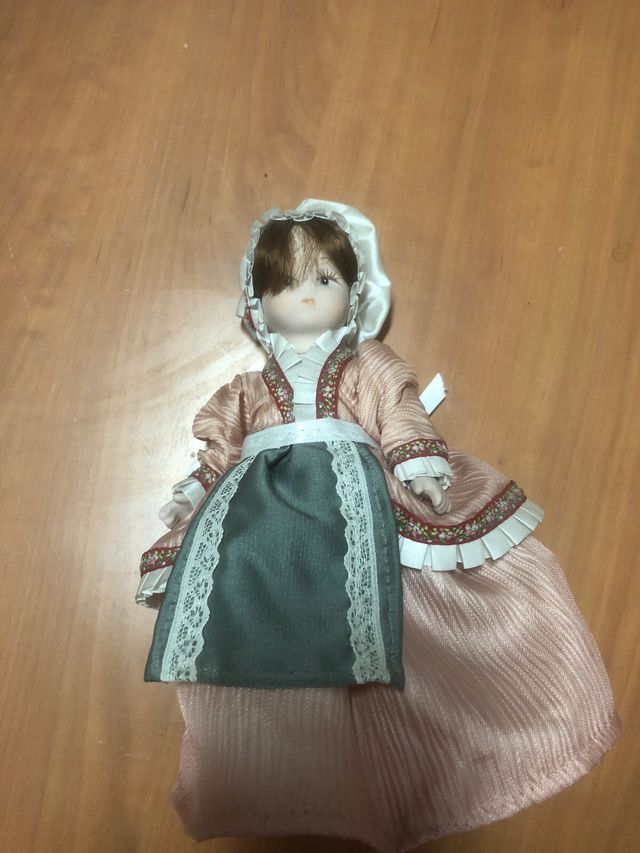 4 Bambole Porcellana Vintage