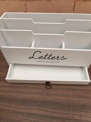 Organizador de cartas blanco de madera