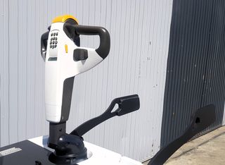 Transpaleta elevadora seminueva 2000kg