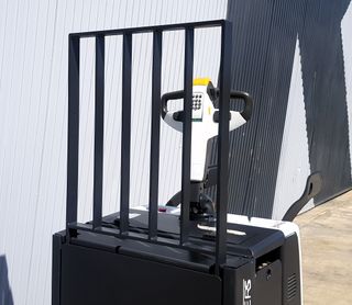 Transpaleta elevadora seminueva 2000kg