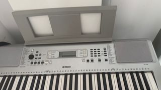 Yamaha YPT-360 Teclado Digital