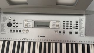 Yamaha YPT-360 Teclado Digital