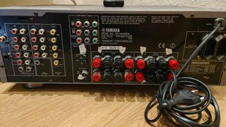 Yamaha RX-V440RDS-Amplificador y altavoces