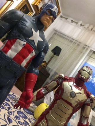 Figuras Marvel: Capitán América e Iron Man
