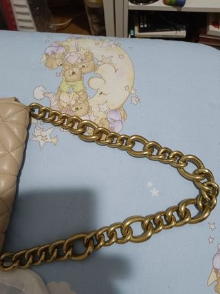 Bolso Zara beige acolchado