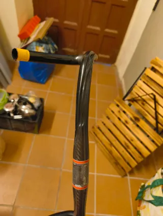 Potencia carbono + manillar carretera carbono