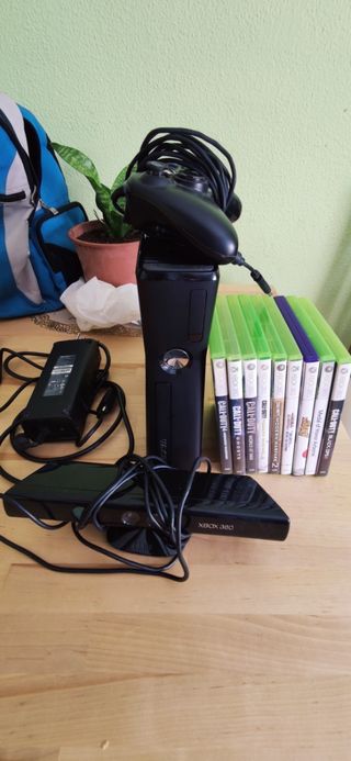 Xbox 360 negra + 8 juegos