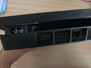 PS4 Slim 500GB - Para reparar o piezas