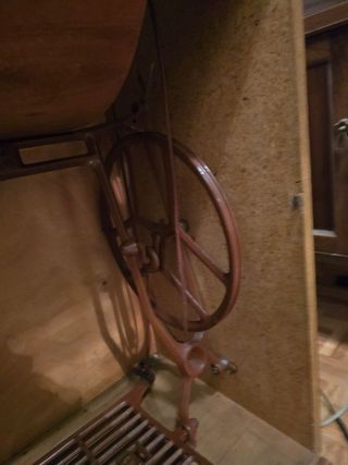 Máquina coser Singer antigua con mueble