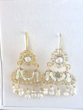 Pendientes Isabelinos SXIX oro 18k