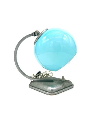 Lampada da tavolo vintage anni ’50 con paralume in vetro soffiato azzurro