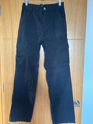 Pantalones cargo Mango negros