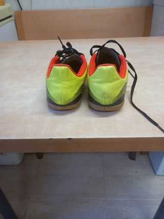 Zapatillas Adidas Copa amarillas y negras