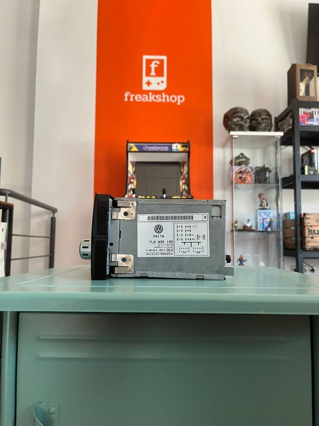 Radio CD Volkswagen Touareg y tapacubos 65mm