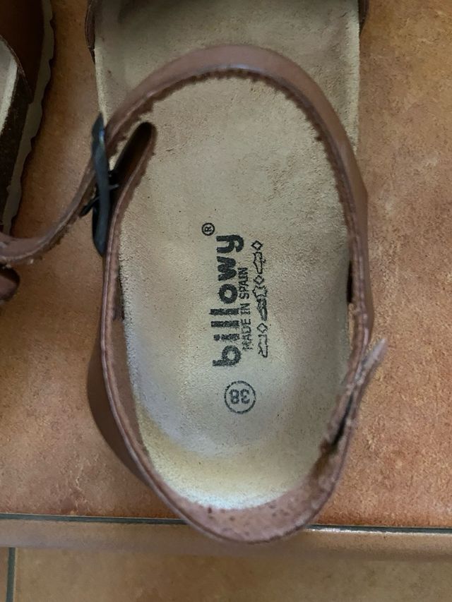 Sandalias Billowy marrón