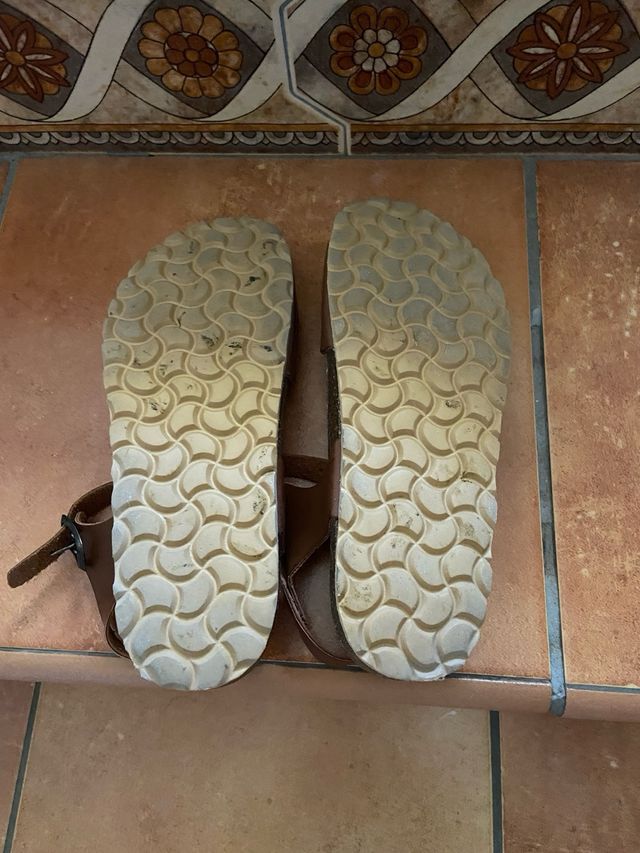 Sandalias Billowy marrón