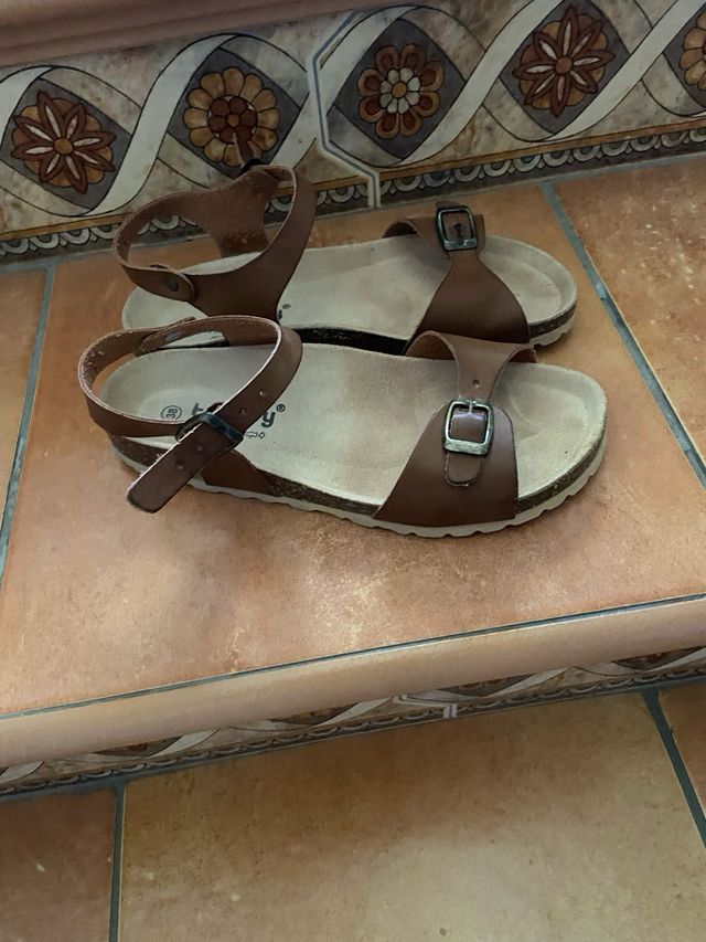 Sandalias Billowy marrón