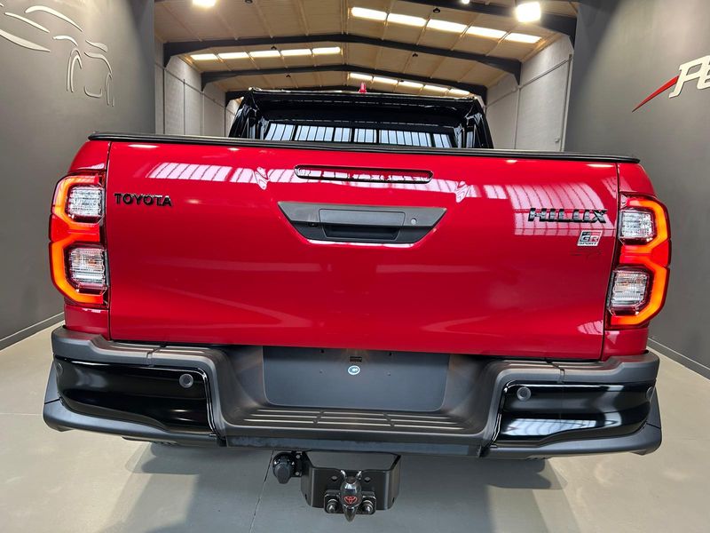 Toyota Hilux 2025, foto 2