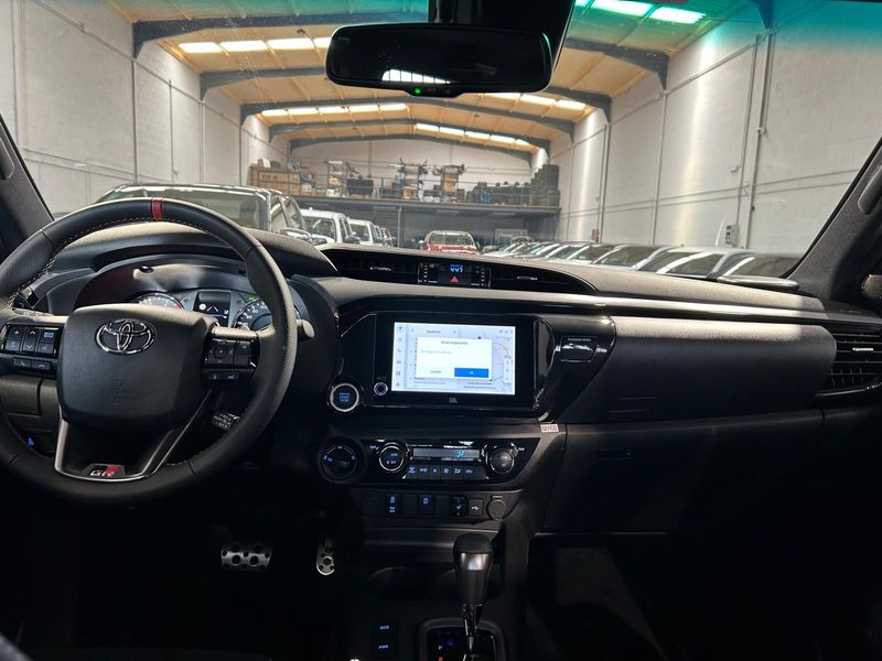 Toyota Hilux 2025, foto 25