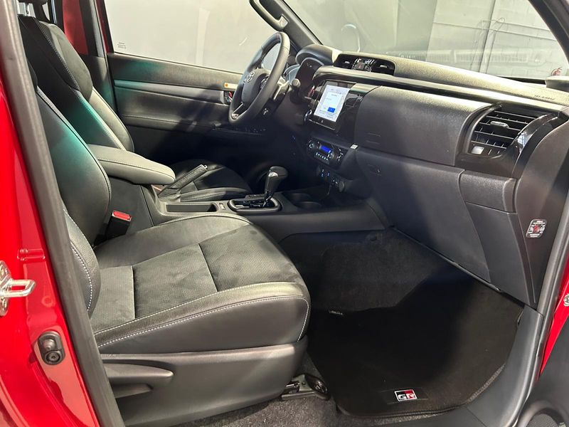 Toyota Hilux 2025, foto 28