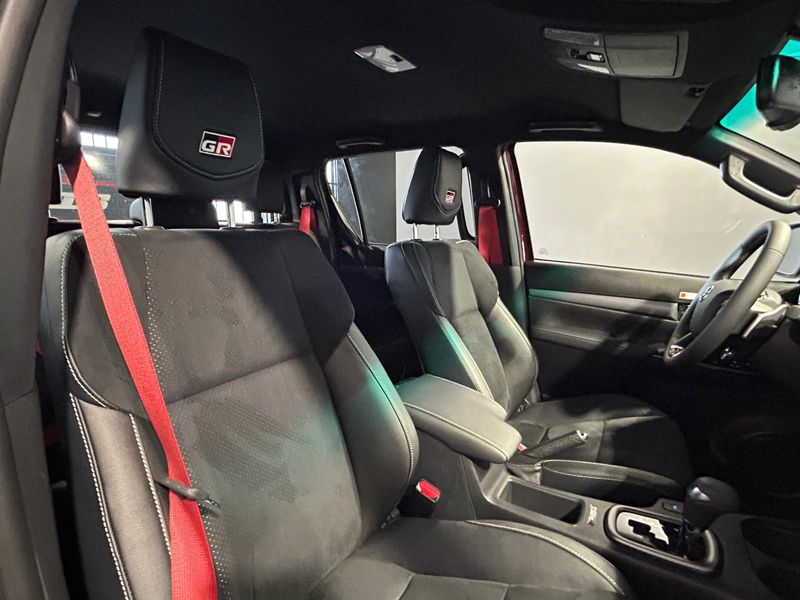 Toyota Hilux 2025, foto 33