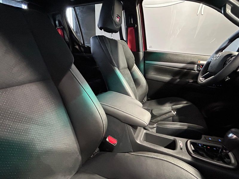 Toyota Hilux 2025, foto 34